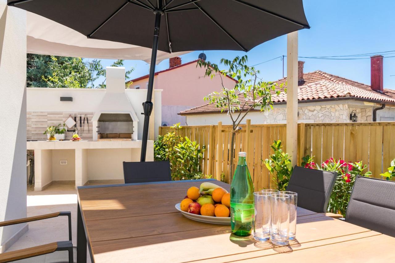 Villa Elena Deluxe Mit Whirlpool Und Beheiztem Pool Am Meer Und Wunderschoenen Blick Auf Die Brijuni Inseln Fažana Eksteriør billede