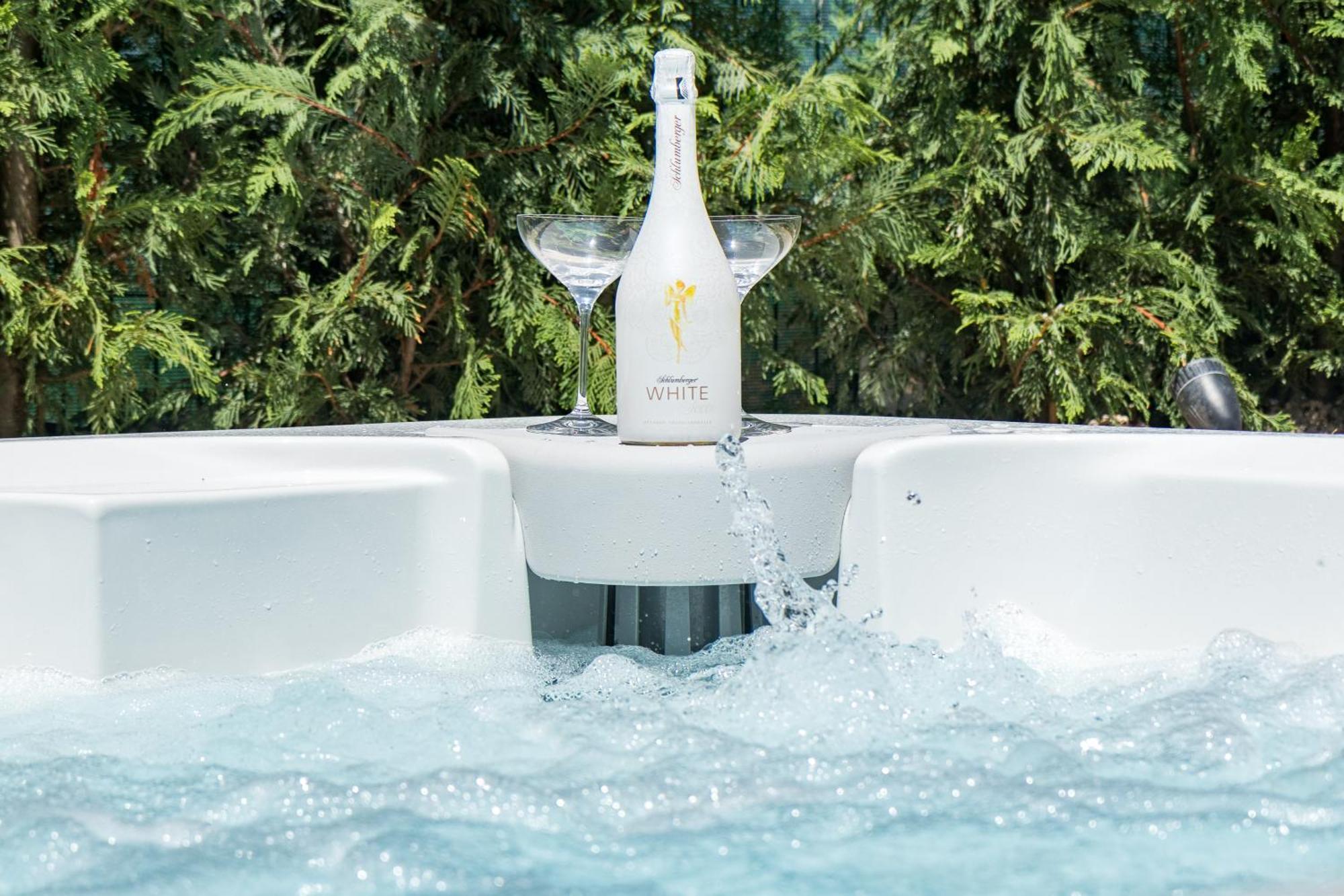 Villa Elena Deluxe Mit Whirlpool Und Beheiztem Pool Am Meer Und Wunderschoenen Blick Auf Die Brijuni Inseln Fažana Eksteriør billede