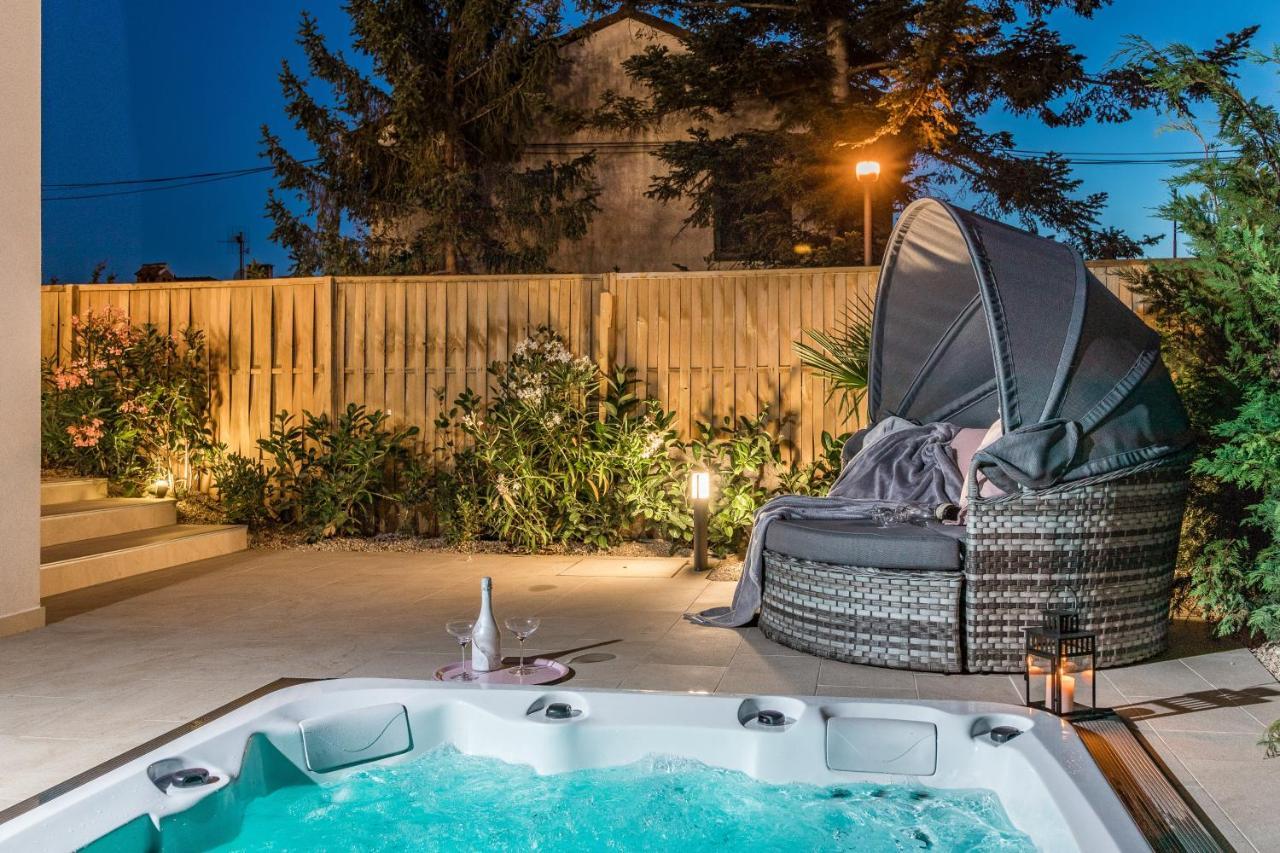 Villa Elena Deluxe Mit Whirlpool Und Beheiztem Pool Am Meer Und Wunderschoenen Blick Auf Die Brijuni Inseln Fažana Eksteriør billede
