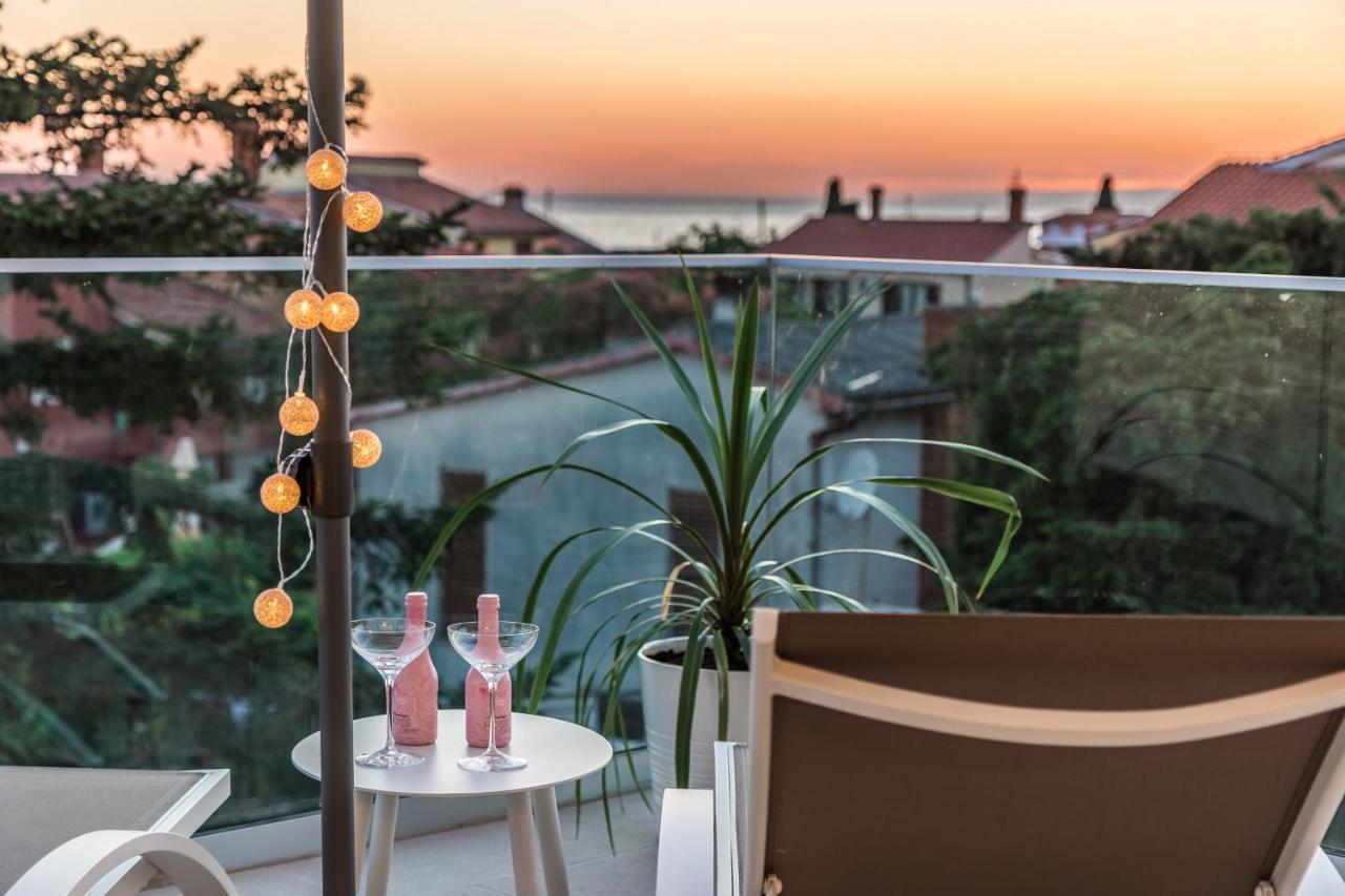 Villa Elena Deluxe Mit Whirlpool Und Beheiztem Pool Am Meer Und Wunderschoenen Blick Auf Die Brijuni Inseln Fažana Eksteriør billede