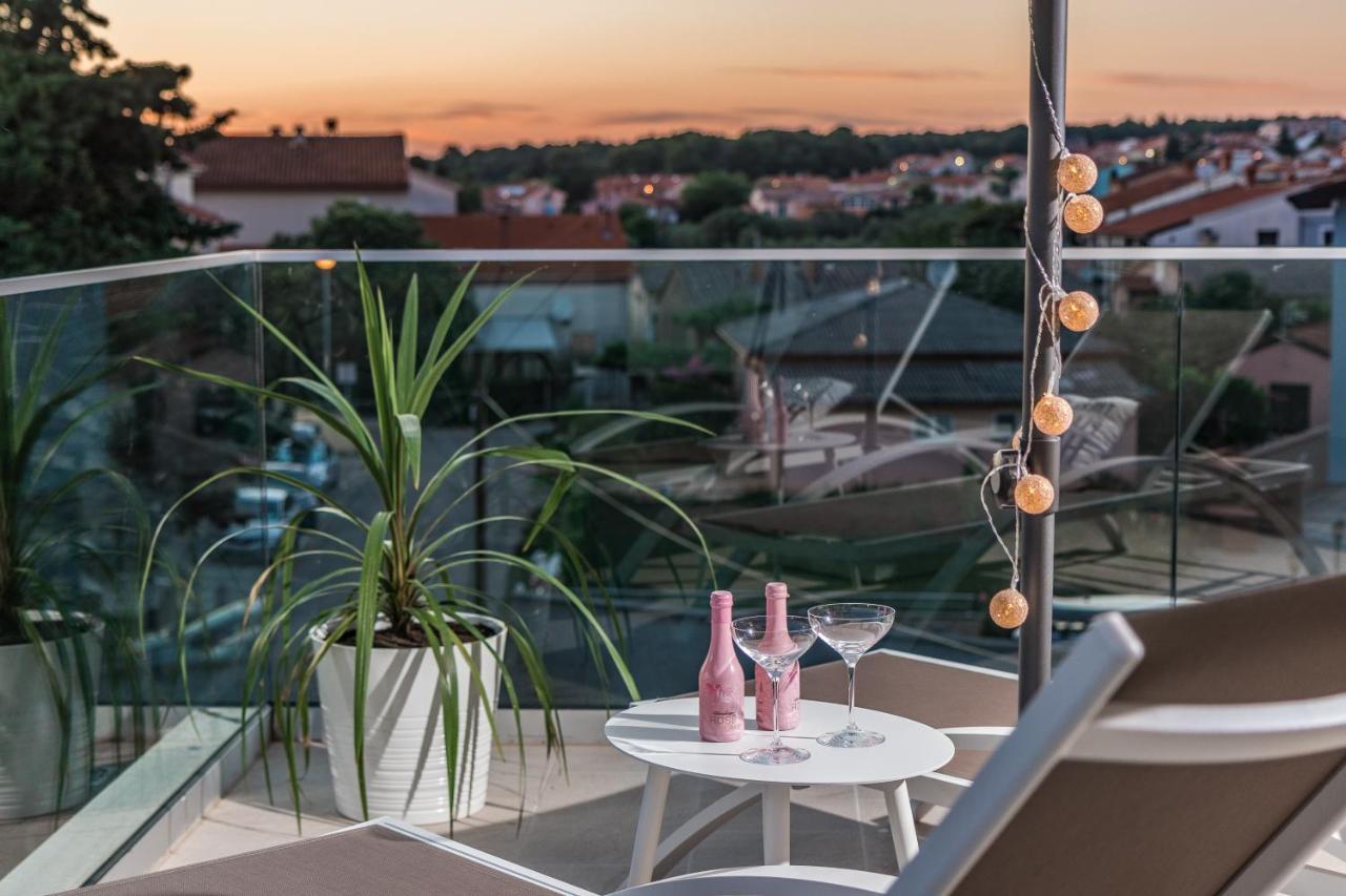 Villa Elena Deluxe Mit Whirlpool Und Beheiztem Pool Am Meer Und Wunderschoenen Blick Auf Die Brijuni Inseln Fažana Eksteriør billede
