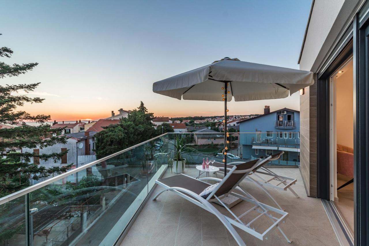 Villa Elena Deluxe Mit Whirlpool Und Beheiztem Pool Am Meer Und Wunderschoenen Blick Auf Die Brijuni Inseln Fažana Eksteriør billede