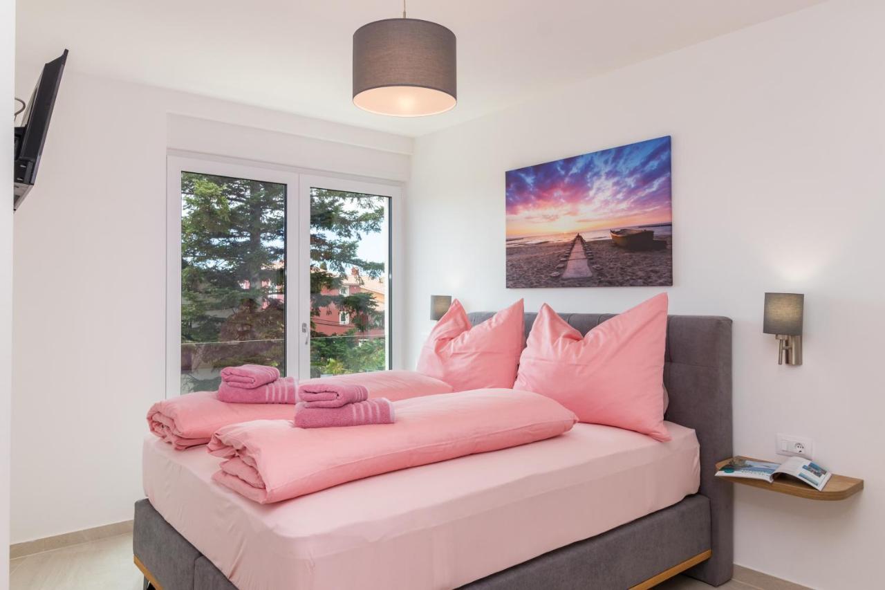 Villa Elena Deluxe Mit Whirlpool Und Beheiztem Pool Am Meer Und Wunderschoenen Blick Auf Die Brijuni Inseln Fažana Eksteriør billede