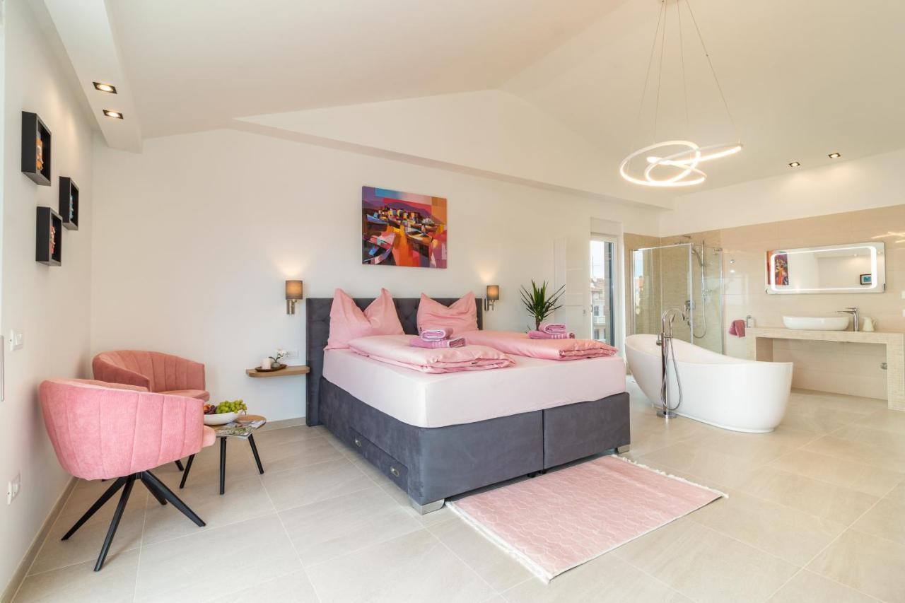 Villa Elena Deluxe Mit Whirlpool Und Beheiztem Pool Am Meer Und Wunderschoenen Blick Auf Die Brijuni Inseln Fažana Eksteriør billede