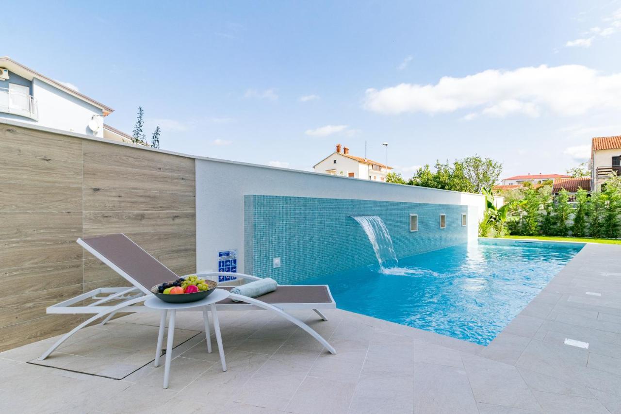 Villa Elena Deluxe Mit Whirlpool Und Beheiztem Pool Am Meer Und Wunderschoenen Blick Auf Die Brijuni Inseln Fažana Eksteriør billede