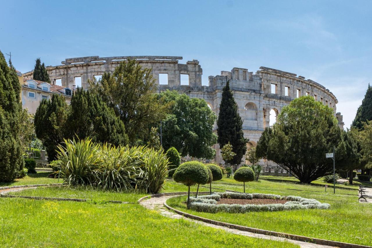 Villa Elena Deluxe Mit Whirlpool Und Beheiztem Pool Am Meer Und Wunderschoenen Blick Auf Die Brijuni Inseln Fažana Eksteriør billede